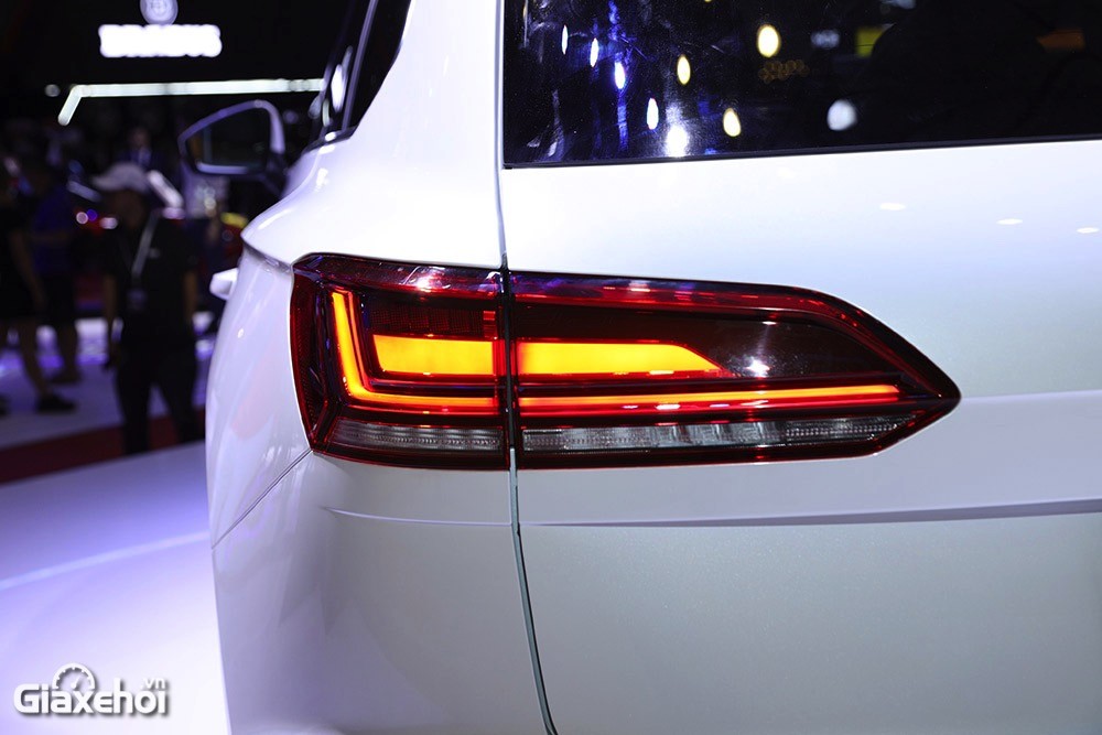 Volkswagen Touareg 2023 giá lăn bánh, đánh giá xe, ưu đãi (11/2022)