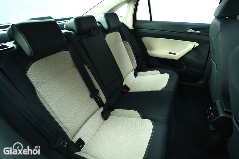 Volkswagen Virtus 2023 cung cấp cho người dùng một không gian thoải mái ở phía sau.