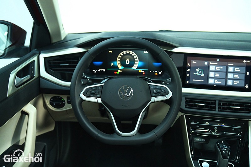 Vô-lăng vát đáy bọc da kết hợp nhôm tạo sự nổi bật cho Volkswagen Virtus 2023