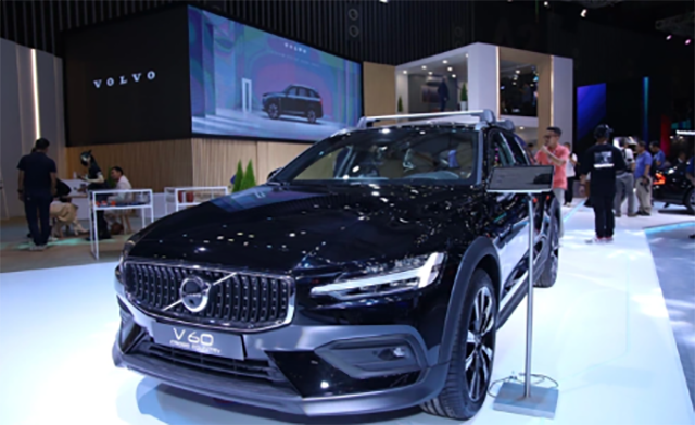 Volvo V60 Cross Country Ultimate dành cho khách hàng thích off-road.