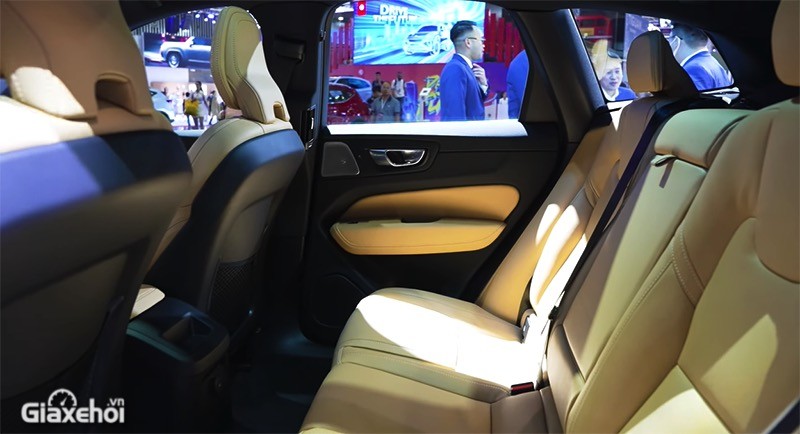Volvo XC60 Ultimate 2023 với không gian thoải mái.