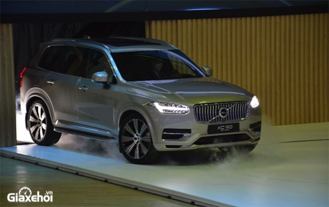 Volvo XC90 Recharge Ultimate 2023 mới ra mắt Việt Nam.