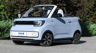 Wuling Hongguang Mini EV Cabrio 2023: Ai nói xe điện giá rẻ không có mui trần