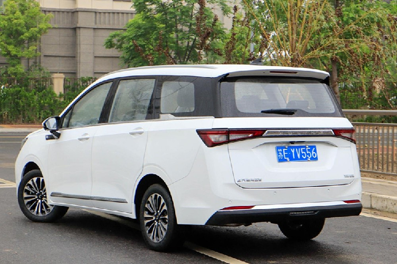 Wuling Jiachen 2023 giá chỉ 379 triệu sắp về Việt Nam, Toyota Innova CÓ gặp nguy?