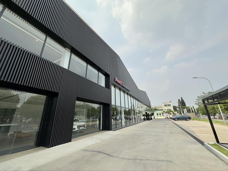 Audi Tân Bình được xây dựng trên khuôn viên có tổng diện tích lên đến 9.000 m2 và chính thức đi vào hoạt động từ ngày 18 tháng 07 năm 2022.