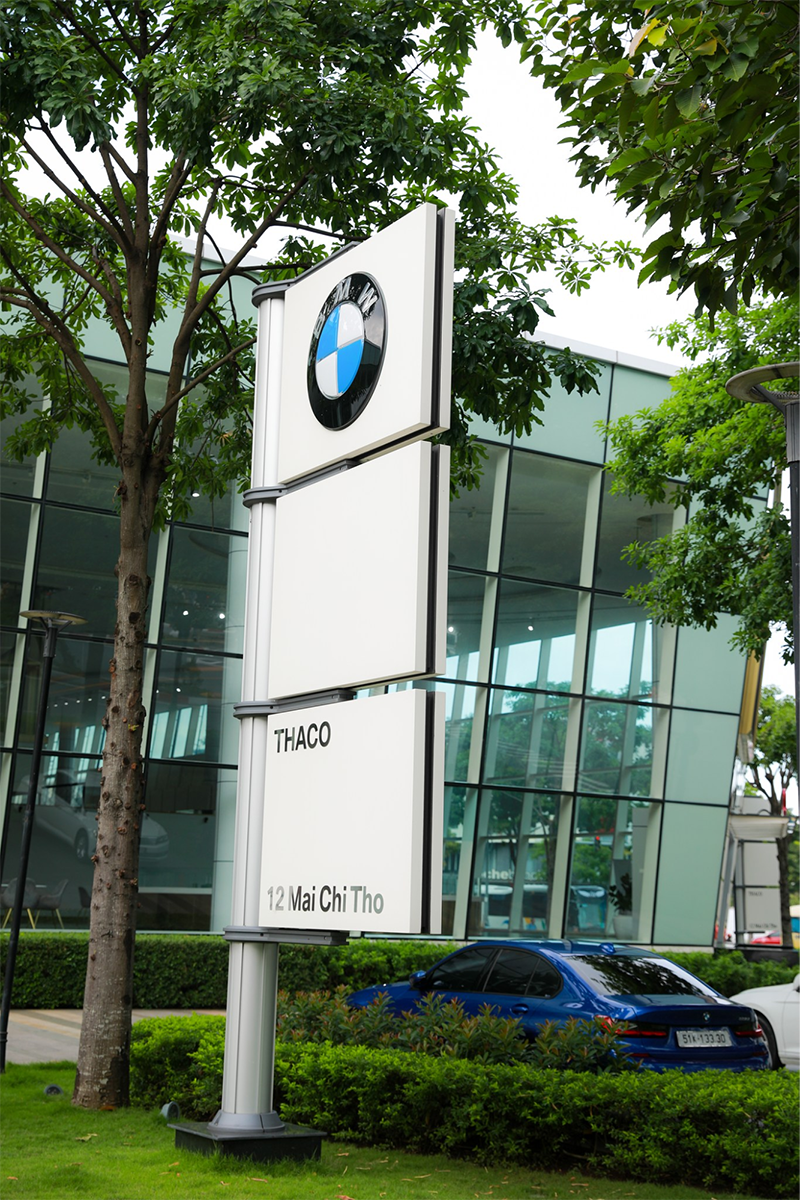 BMW Sala tọa lạc tại 12 Mai Chí Thọ, Quận 2 nay là Tp. Thủ Đức, Tp. HCM