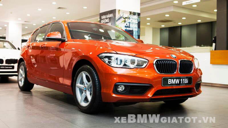 gia-xe-bmw-1-series-2021-giaxehoi-vn