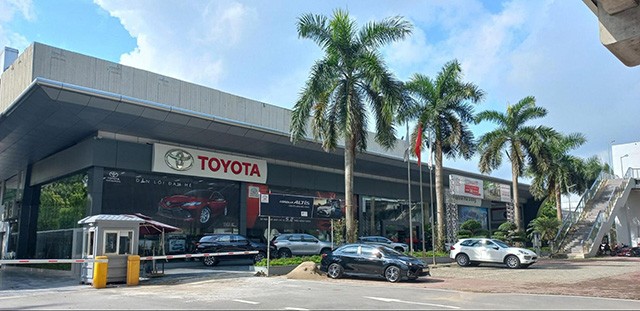 Là đại lý lớn nhất khu vực Hà Đông, Toyota Hà Đông Used Sure luôn mang đến cho khách hàng những lựa chọn xe cũ chất lượng, phù hợp nhu cầu di chuyển cũng như năng lực tài chính của gia đình.