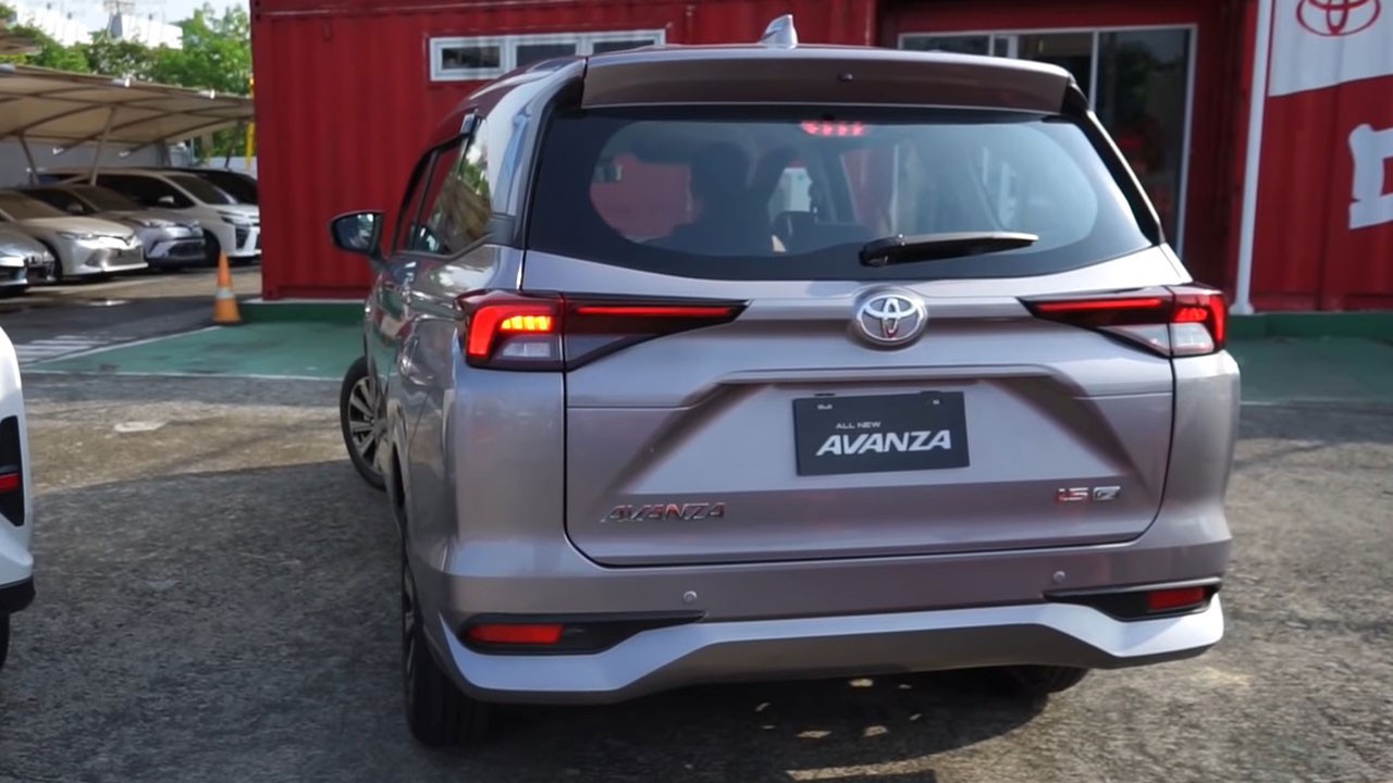 Đánh giá xe Toyota Avanza 2022: Mới từ trong ra ngoài, tăng lực cạnh tranh