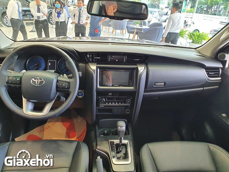 noi-that-xe-toyota-fortuner-2-4at-2021-giaxehoi-vn