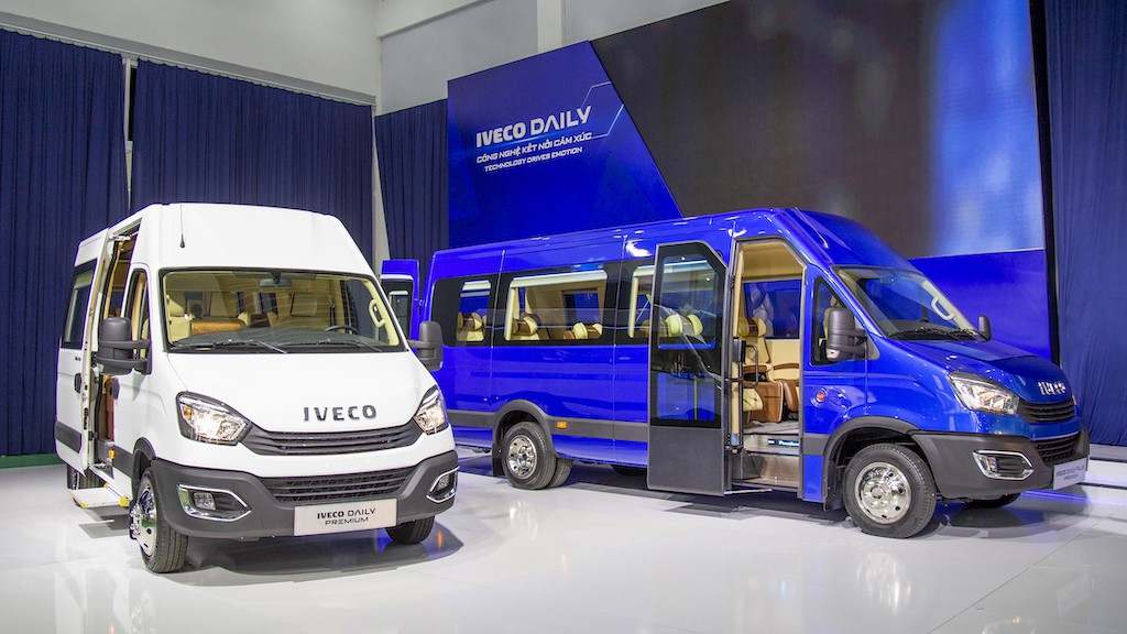 ra-mat-xe-minibus-iveco-daily-2021-danhgiaxehoi-vn