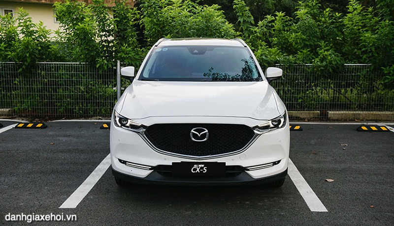 Mazda CX-5 với lưới tản nhiệt quen thuộc của ngôn ngữ KODO.