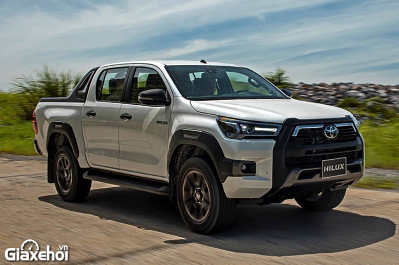 So sánh Nissan Navara Pro4X 2022 và Toyota Hilux Adventure 2022