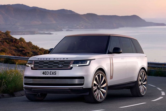 Range Rover thế hệ mới ra mắt từ tháng 7 năm này với sự cách tân mạnh mẽ ở diện mạo, nội thất ngập tràn tiện nghi.