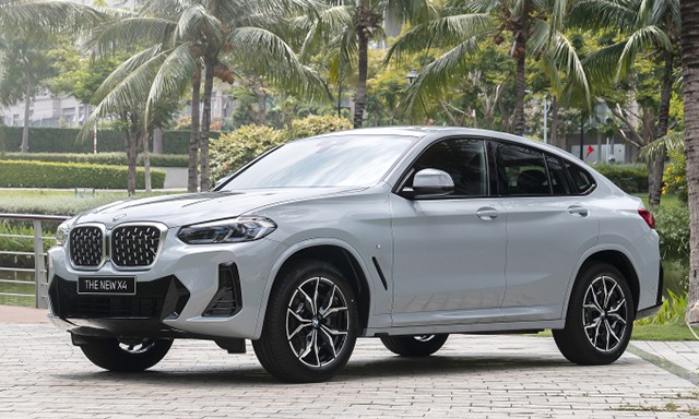 BMW X4 là SUV lai Coupe thể thao với nhiều nâng cấp về ngoại hình so với trước đây.