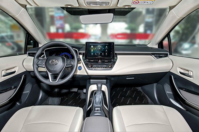 Toyota Corolla Altis sở hữu không gian nội thất giống hệt Corolla Cross với thiết kế mới đầy hiện đại, cao cấp.