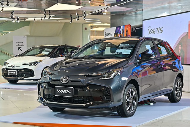 Là chiếc xe vừa có bản nâng cấp ở Thái Lan, Toyota Yaris 2023 chỉ thay đổi nhẹ phần đầu xe và dự kiến sẽ về Việt Nam trong năm nay.