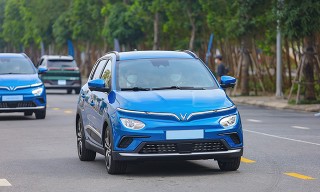 Top 10 xe ô tô bán chạy nhất Việt Nam 04/2023: VinFast lần đầu hưởng “trái ngọt” với xe điện