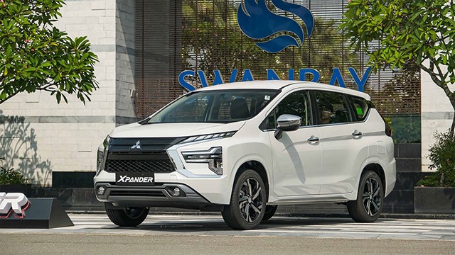 Mitsubishi Xpander dù vẫn bán chạy nhưng đã bị đối thủ Veloz Cross soán ngôi.