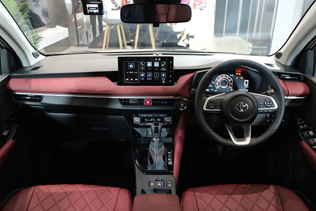 Nội thất Toyota Vios 2023 không còn bảo thủ mà thay đổi theo hướng tích cực đầy trẻ trung, năng động.