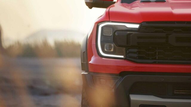 Ford Ranger Raptor 2023 ra mắt: “Quái thú bán tải” 400 mã lực chờ ngày về Việt Nam