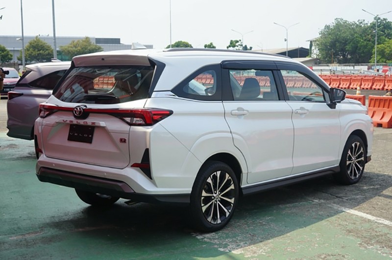 Chi tiết Toyota Veloz 2022: Đậm chất thể thao, đối đầu “trùm” MPV