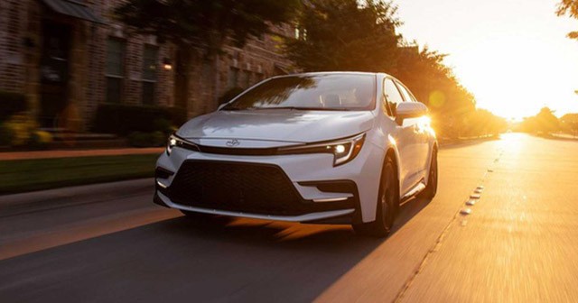 Toyota Corolla có kiểu dáng thể thao.