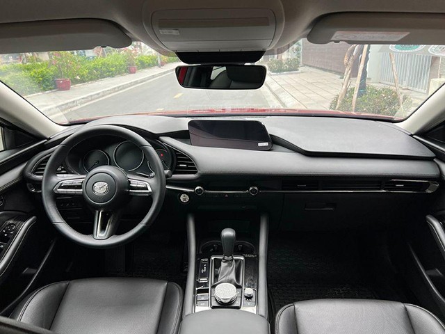 Mazda 3 có độ hoàn thiện nội thất được đánh giá như xe sang và được người dùng yêu thích bậc nhất trong phân khúc.