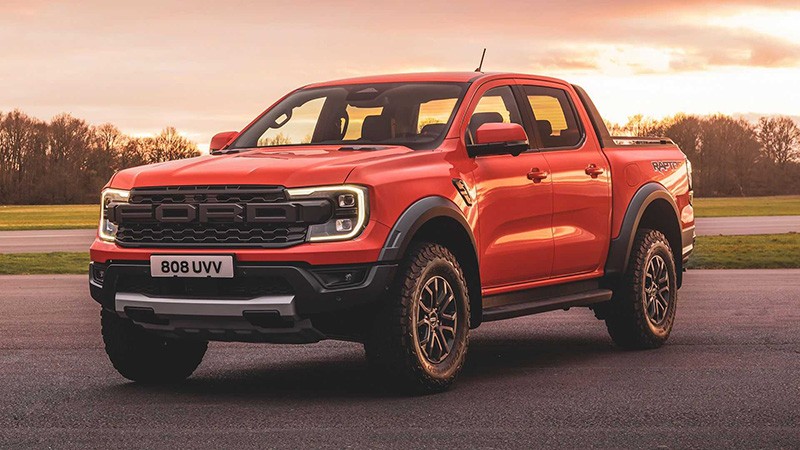 Ngoài động cơ, Ford Ranger Raptor 2023 cũng có nhiều cải tiến về diện mạo khi ngoại hình được phát triển trên Ford Ranger.