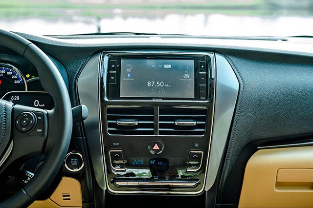 Toyota Vios sẽ dùng màn hình 7 inch cũng kết nối đa phương tiện cùng dàn âm thanh 6 loa.