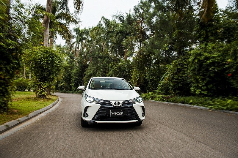 Toyota Vios dùng động cơ hút khí tự nhiên 1,5 lít Dual VVT-I cho công suất 107 mã lực và mô-men xoắn 140 Nm.