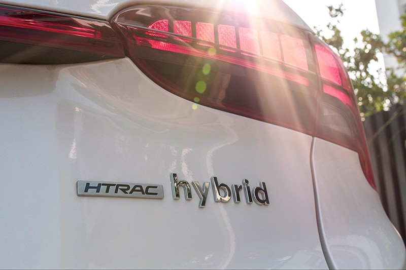 So sánh Hyundai SantaFe Hybrid và Kia Sorento Hybrid: Khác biệt chính ở thiết kế