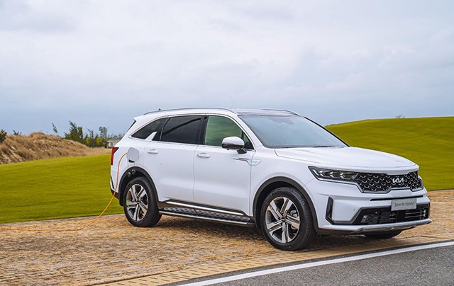 Kia Sorento Hybrid 2023 dù có thiết kế quen thuộc, song động cơ và khả năng tiết kiệm sẽ là điểm nhấn khác biệt.