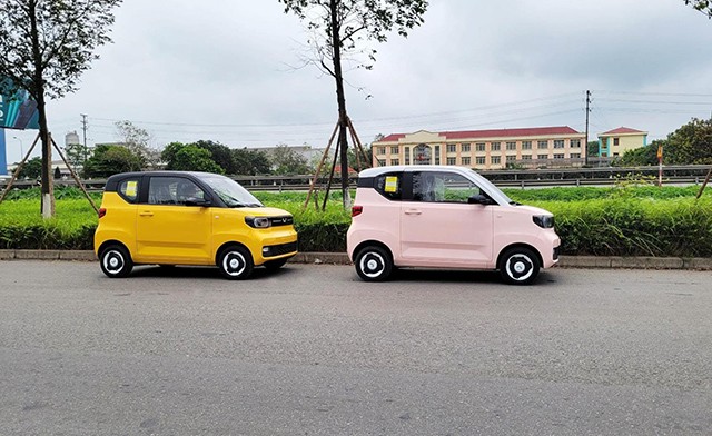 Wuling HongGuang MiniEV bản thương mại mới lộ diện trong khuôn viên nhà máy sắp ra mắt Việt Nam.