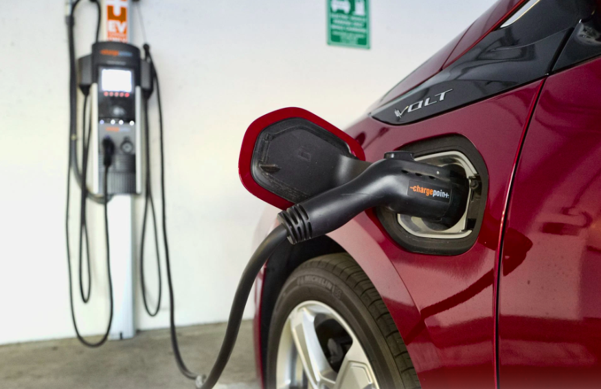 Sạc xe ô tô điện: Sạc sao cho xe “xài bền”, an toàn?