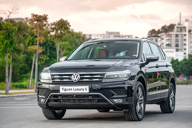 So sánh Skoda Kodiaq với Volkswagen Tiguan: Chênh nhau nửa tỷ đồng và đâu là xe đáng chọn?