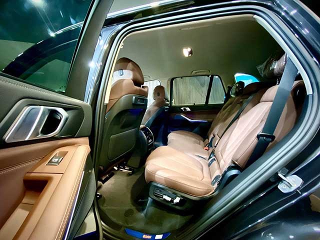 BMW X5 xLine có cấu hình 7 chỗ ngồi với vật liệu ghế da cao cấp Vernasca