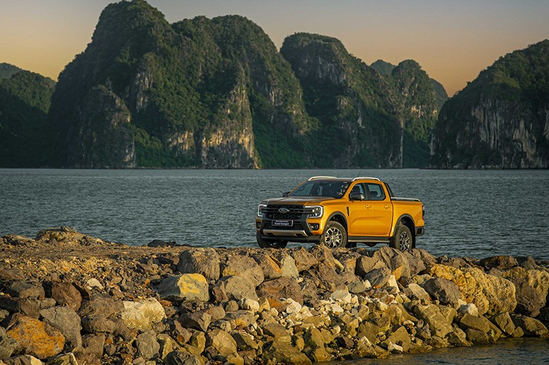 Ford Ranger Wildtrak 2023 là phiên bản cao cấp nhất của dòng bán tải cỡ trung đến từ Mỹ bán tại Việt Nam.