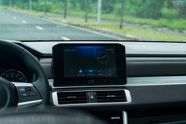 Mitsubishi Xpander 2023 có màn hình 9 inch.