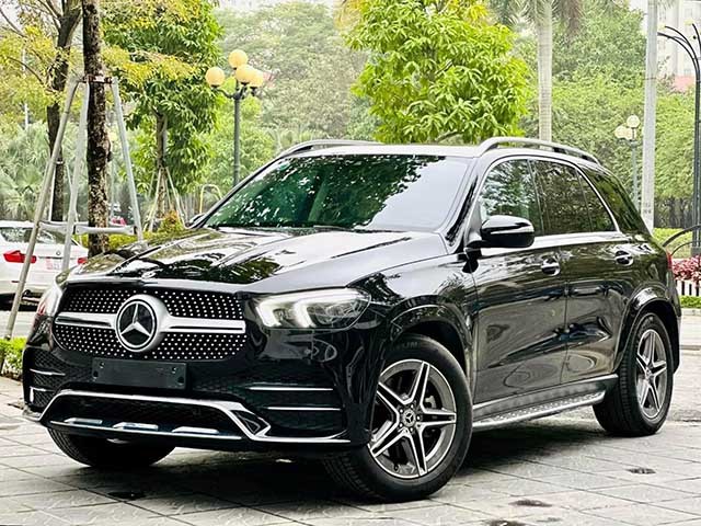 Mercedes-Benz GLE 450 4MATIC thu hút người dùng bởi vẻ ngoài sang trọng, điệu đà trong thiết kế từng chi tiết.