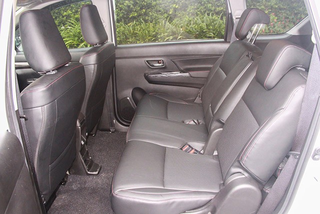Suzuki Ertiga Hybrid sở hữu 7 ghế ngồi.