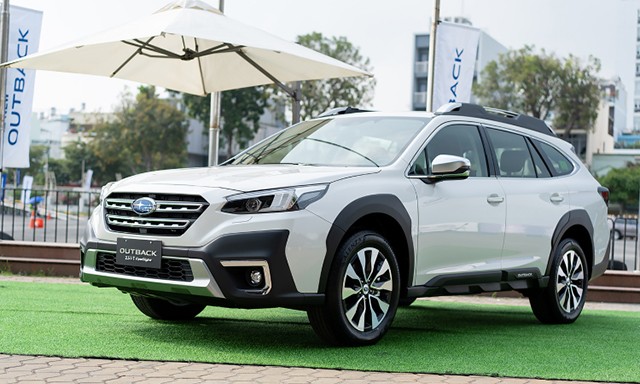 Subaru Outback 2023 là chiếc xe kén khách ở Việt Nam bởi thiết kế Wagon tương đối “dị” và mức giá cũng cao như xe sang.