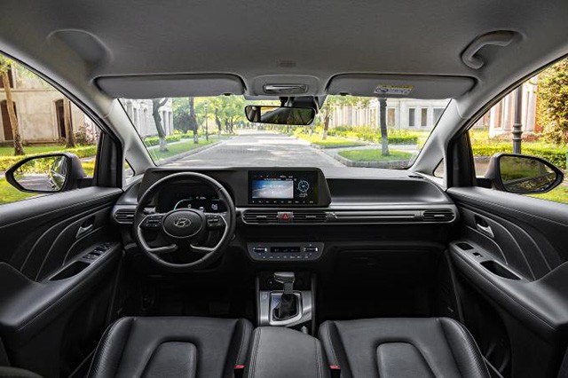 Hyundai Stargazer là mẫu MPV được đánh giá cao về tiện nghi khi dẫn đầu phân khúc và không gian rộng rãi để thuyết phục người dùng.