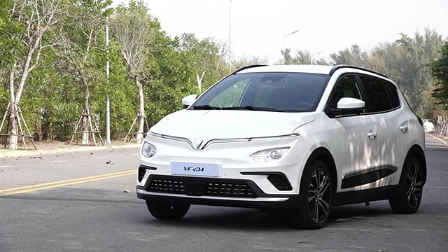 VinFast VFe34 2024: Giá lăn bánh, Đánh giá xe, Ưu đãi tốt