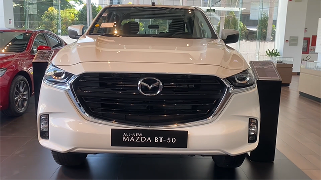 Mazda BT-50 1.9 MT 4x2 không đầy đủ và hiện đại như phiên bản khác. 